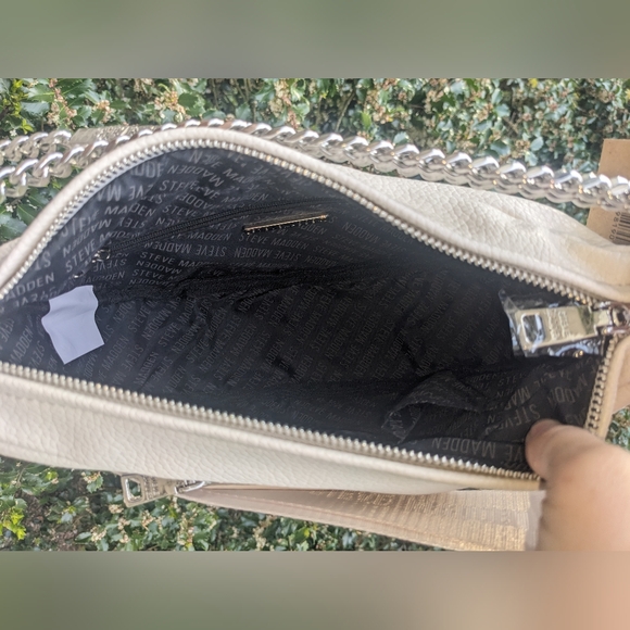 Steve Madden White Half Moon Sling Crossbody Bag With Matching Wallet. NWT. - Picture 13 of 16